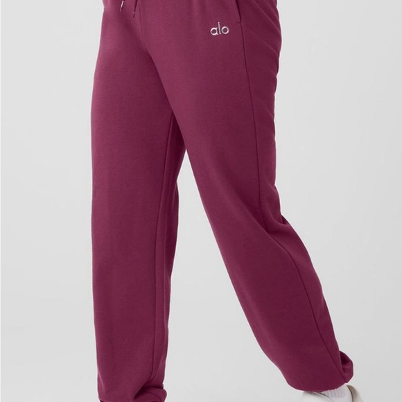 Alo Wild Berry Accolade Sweatpants - Picture 4 of 4